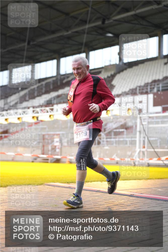 07.12.2025 - St. Pauli X-Mass-Run No. 15 Patografie http://msf.ph/oto/9371143 07.12.2025 11:40:41 Ziel 52, 726, 727, 1061, 1277, 2199, 2416, 2417, 2865, 2976, 3592, 3619, 4608 meine-sportfotos.de