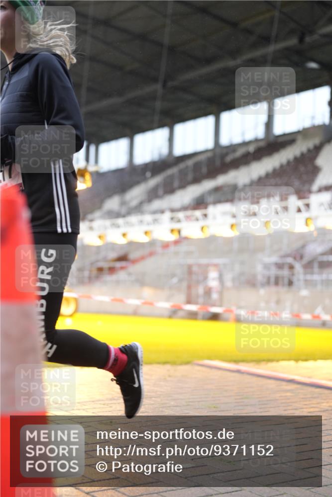 07.12.2025 - St. Pauli X-Mass-Run No. 15 Patografie http://msf.ph/oto/9371152 07.12.2025 11:40:42 Ziel 52, 726, 727, 1061, 1277, 2199, 2416, 2417, 2865, 2976, 3592, 3619, 4608 meine-sportfotos.de