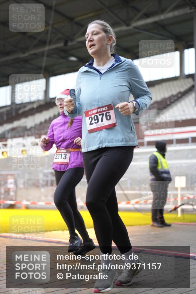 07.12.2025 - St. Pauli X-Mass-Run No. 15 Patografie http://msf.ph/oto/9371157 07.12.2025 11:40:43 Ziel 52, 726, 727, 1061, 1277, 2199, 2294, 2416, 2417, 2425, 2865, 2976, 3592, 3619, 4608 meine-sportfotos.de