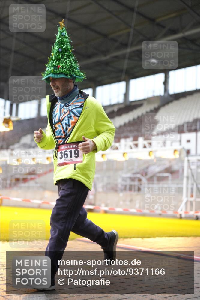07.12.2025 - St. Pauli X-Mass-Run No. 15 Patografie http://msf.ph/oto/9371166 07.12.2025 11:40:47 Ziel 52, 726, 727, 1277, 2199, 2292, 2294, 2425, 2865, 2947, 2976, 3259, 3592, 3619, 4608 meine-sportfotos.de