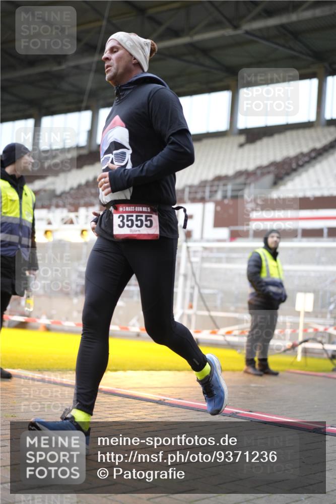07.12.2025 - St. Pauli X-Mass-Run No. 15 Patografie http://msf.ph/oto/9371236 07.12.2025 11:41:36 Ziel 1801, 2231, 2435, 3222, 3393, 3479, 3532, 3555, 3732, 3755, 3757, 3764, 3784 meine-sportfotos.de