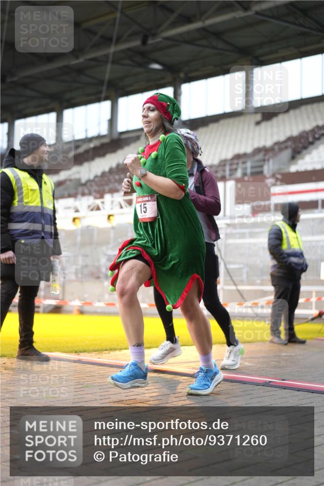 07.12.2025 - St. Pauli X-Mass-Run No. 15 Patografie http://msf.ph/oto/9371260 07.12.2025 11:41:51 Ziel 15, 2231, 2435, 3222, 3479, 3717, 3718, 3922, 3923 meine-sportfotos.de
