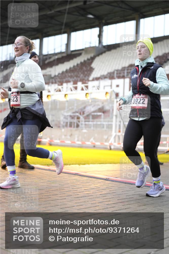 07.12.2025 - St. Pauli X-Mass-Run No. 15 Patografie http://msf.ph/oto/9371264 07.12.2025 11:41:55 Ziel 15, 462, 465, 2291, 2435, 3479, 3717, 3718, 3922, 3923, 4605 meine-sportfotos.de
