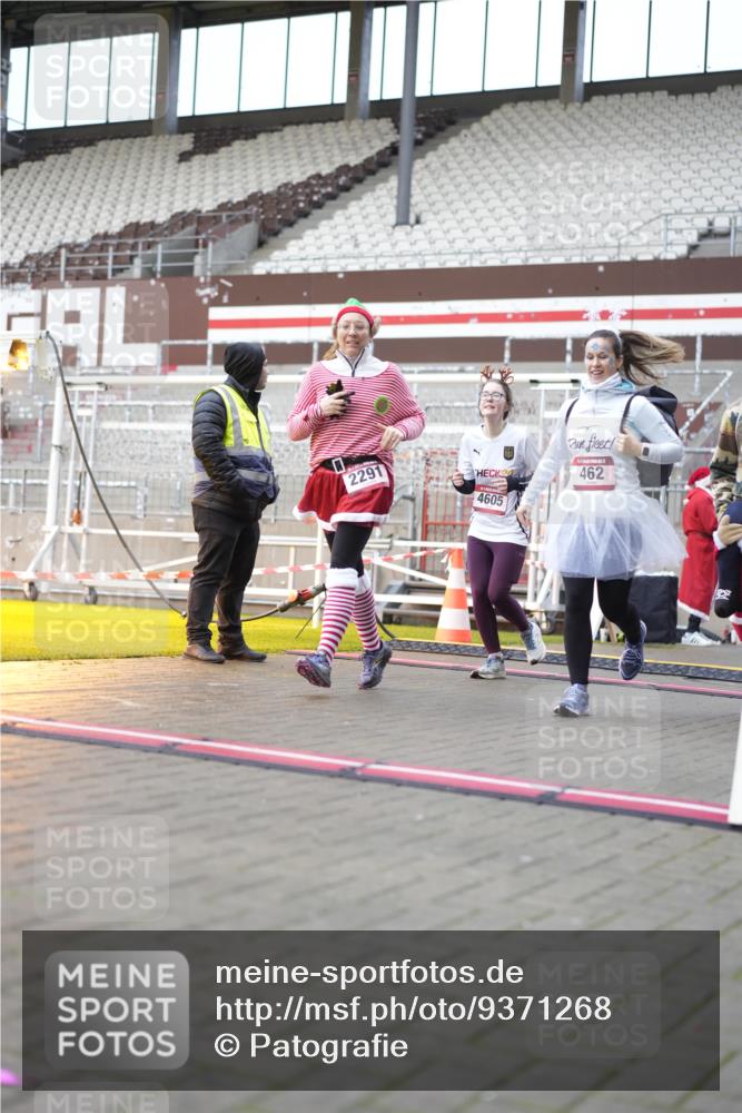 07.12.2025 - St. Pauli X-Mass-Run No. 15 Patografie http://msf.ph/oto/9371268 07.12.2025 11:41:58 Ziel 15, 462, 465, 1834, 2291, 3717, 3718, 3922, 3923, 4605 meine-sportfotos.de