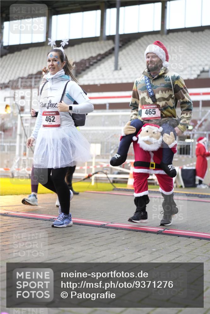 07.12.2025 - St. Pauli X-Mass-Run No. 15 Patografie http://msf.ph/oto/9371276 07.12.2025 11:41:59 Ziel 15, 462, 465, 1834, 2291, 3717, 3718, 3810, 3922, 3923, 4605 meine-sportfotos.de