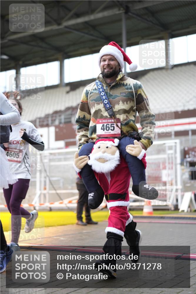 07.12.2025 - St. Pauli X-Mass-Run No. 15 Patografie http://msf.ph/oto/9371278 07.12.2025 11:41:59 Ziel 15, 462, 465, 1834, 2291, 3717, 3718, 3810, 3922, 3923, 4605 meine-sportfotos.de