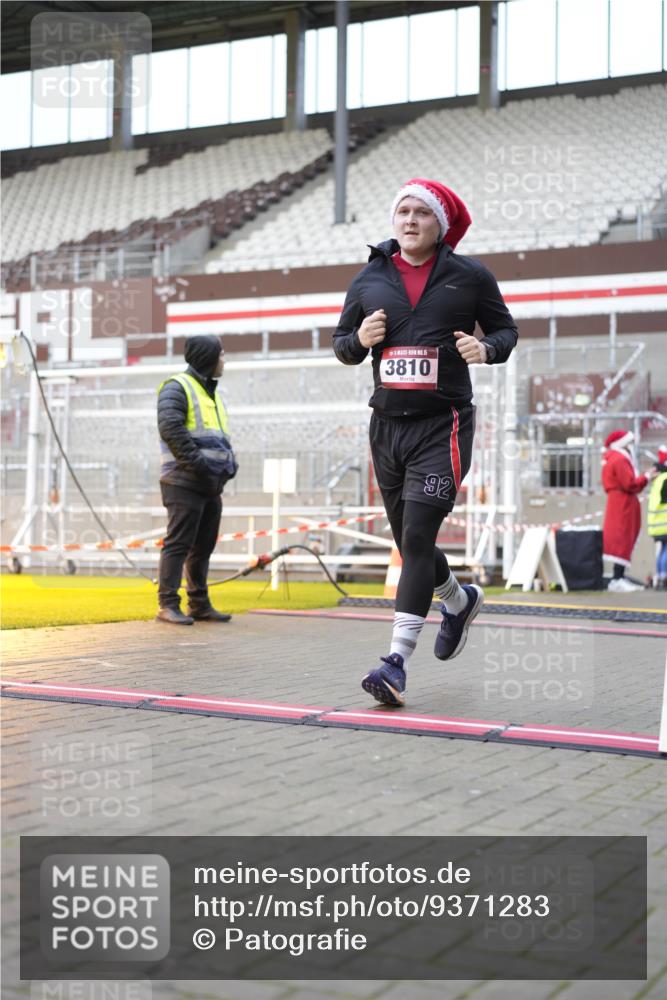 07.12.2025 - St. Pauli X-Mass-Run No. 15 Patografie http://msf.ph/oto/9371283 07.12.2025 11:42:04 Ziel 15, 462, 465, 1834, 2291, 3717, 3810, 3903, 3905, 3906, 3908, 3922, 3923, 4605 meine-sportfotos.de