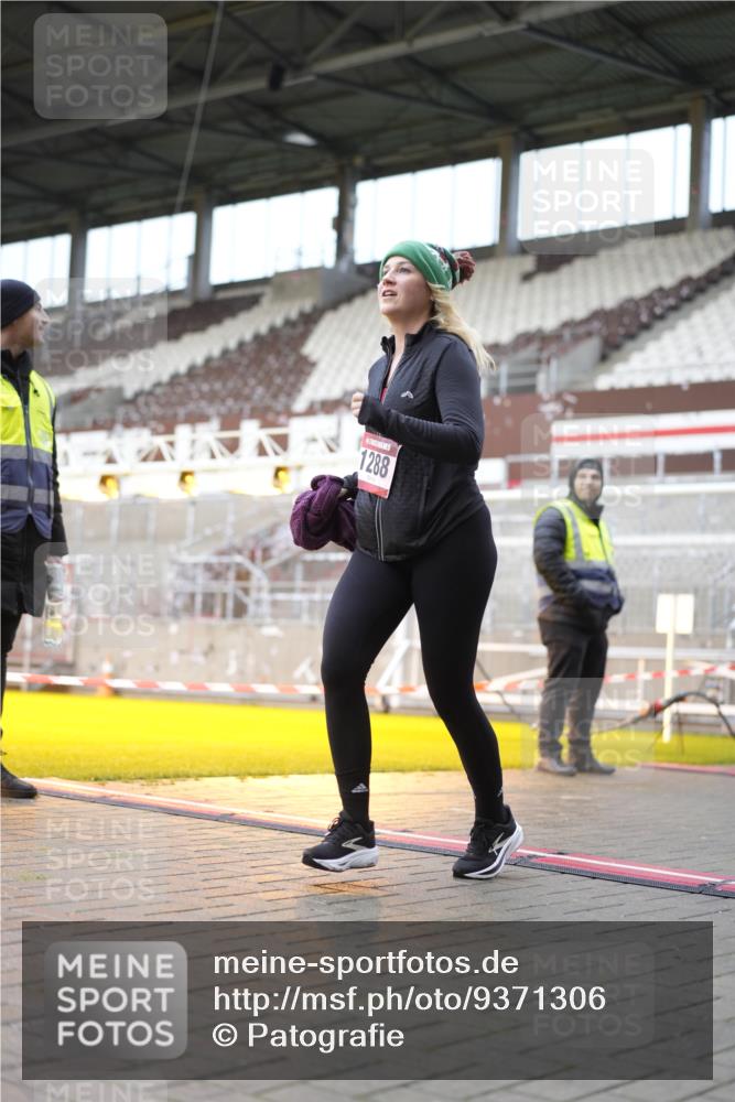 07.12.2025 - St. Pauli X-Mass-Run No. 15 Patografie http://msf.ph/oto/9371306 07.12.2025 11:42:18 Ziel 1288, 3810, 3903, 3905, 3906, 3908, 4600, 4606, 4614 meine-sportfotos.de