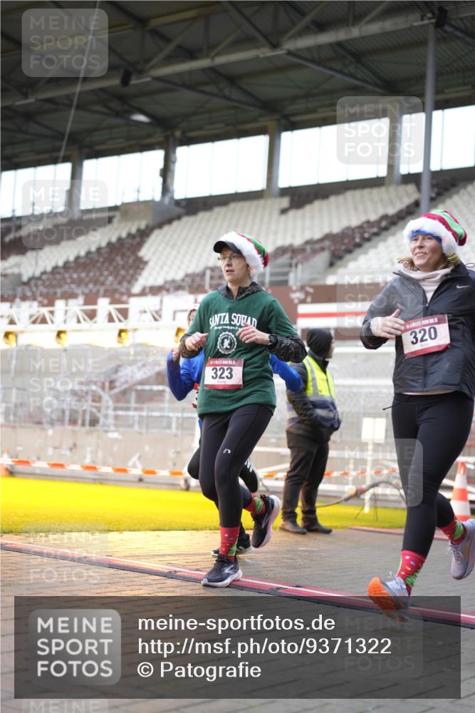 07.12.2025 - St. Pauli X-Mass-Run No. 15 Patografie http://msf.ph/oto/9371322 07.12.2025 11:42:36 Ziel 158, 172, 320, 323, 976, 3425, 3435, 3964, 3965, 4600, 4606 meine-sportfotos.de