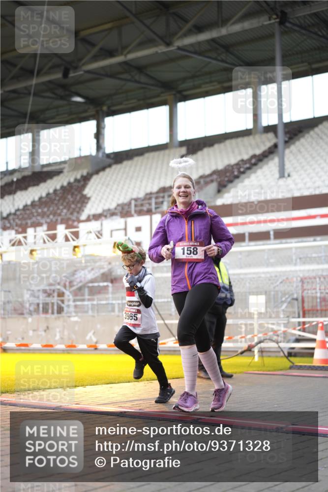 07.12.2025 - St. Pauli X-Mass-Run No. 15 Patografie http://msf.ph/oto/9371328 07.12.2025 11:42:38 Ziel 158, 172, 320, 323, 976, 3425, 3435, 3576, 3672, 3964, 3965, 4600, 4606 meine-sportfotos.de