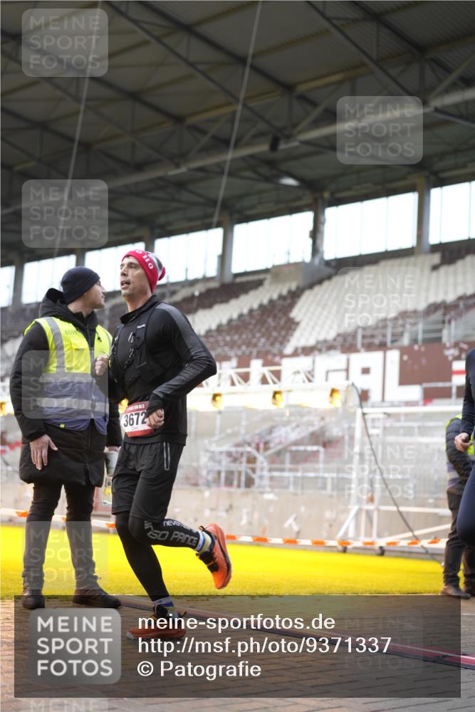 07.12.2025 - St. Pauli X-Mass-Run No. 15 Patografie http://msf.ph/oto/9371337 07.12.2025 11:42:43 Ziel 158, 172, 320, 323, 652, 976, 1975, 3425, 3435, 3576, 3579, 3663, 3672, 3953, 3964, 3965 meine-sportfotos.de