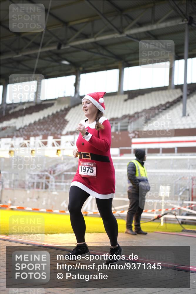 07.12.2025 - St. Pauli X-Mass-Run No. 15 Patografie http://msf.ph/oto/9371345 07.12.2025 11:42:45 Ziel 158, 172, 320, 323, 652, 1975, 3425, 3435, 3576, 3579, 3663, 3672, 3953, 3964, 3965 meine-sportfotos.de