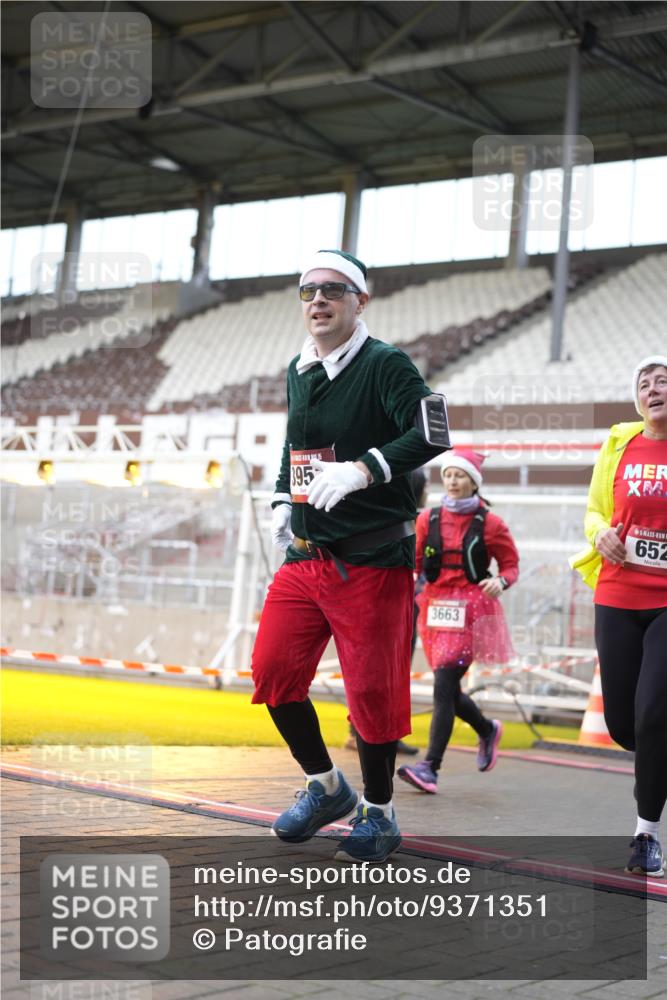 07.12.2025 - St. Pauli X-Mass-Run No. 15 Patografie http://msf.ph/oto/9371351 07.12.2025 11:42:48 Ziel 158, 172, 320, 323, 652, 1975, 3425, 3435, 3576, 3579, 3663, 3672, 3953, 3964, 3965 meine-sportfotos.de