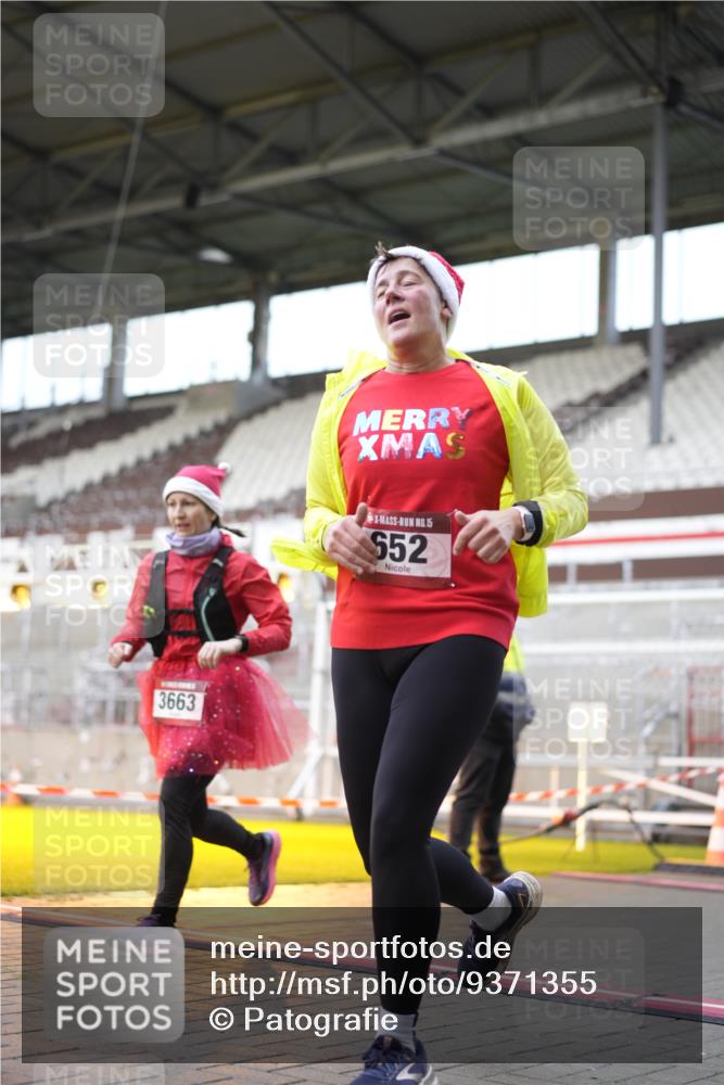 07.12.2025 - St. Pauli X-Mass-Run No. 15 Patografie http://msf.ph/oto/9371355 07.12.2025 11:42:48 Ziel 158, 172, 320, 323, 652, 1975, 3425, 3435, 3576, 3579, 3663, 3672, 3953, 3964, 3965 meine-sportfotos.de