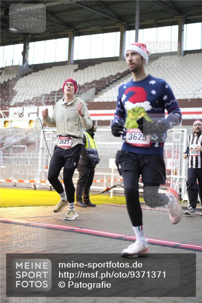 07.12.2025 - St. Pauli X-Mass-Run No. 15 Patografie http://msf.ph/oto/9371371 07.12.2025 11:43:06 Ziel 1, 2230, 2669, 3621, 3622, 3623, 3625, 3827, 4604, 4817, 4828, 4842, 5001, 5002 meine-sportfotos.de