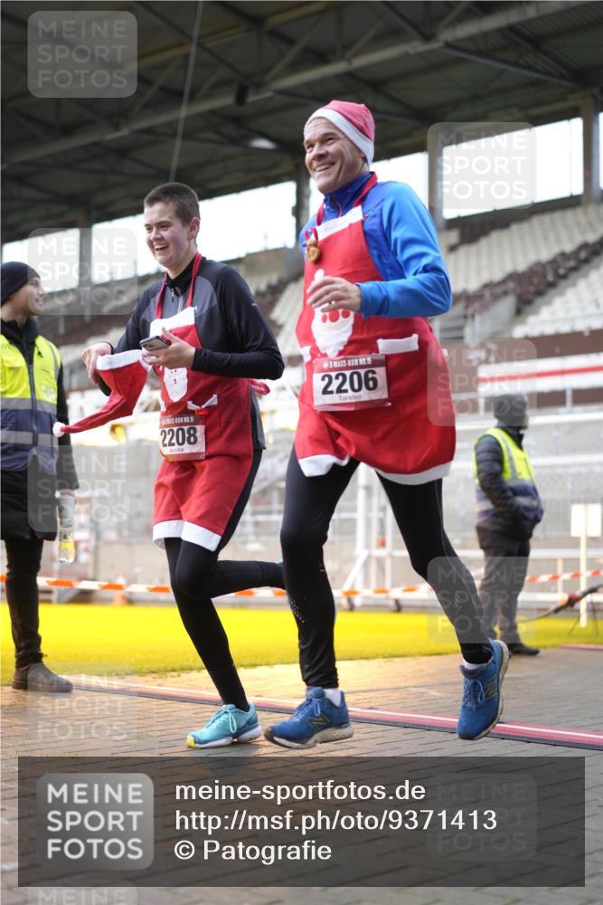 07.12.2025 - St. Pauli X-Mass-Run No. 15 Patografie http://msf.ph/oto/9371413 07.12.2025 11:43:19 Ziel 1, 2206, 2208, 3423, 3434, 3621, 3622, 3623, 3625, 3654, 3676, 3827, 3917, 4604, 4817, 4828, 4842, 5001, 5002 meine-sportfotos.de