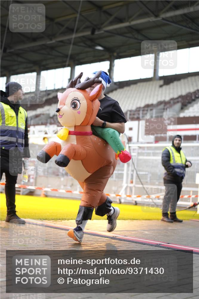 07.12.2025 - St. Pauli X-Mass-Run No. 15 Patografie http://msf.ph/oto/9371430 07.12.2025 11:43:32 Ziel 364, 1713, 2206, 2208, 2971, 3423, 3434, 3447, 3654, 3917, 4603 meine-sportfotos.de