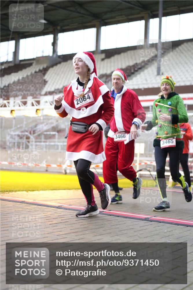 07.12.2025 - St. Pauli X-Mass-Run No. 15 Patografie http://msf.ph/oto/9371450 07.12.2025 11:43:42 Ziel 71, 364, 1713, 1949, 2084, 2116, 2586, 2600, 2971, 3403, 3404, 3447, 3453, 3465, 3466, 3467, 3769, 4603 meine-sportfotos.de