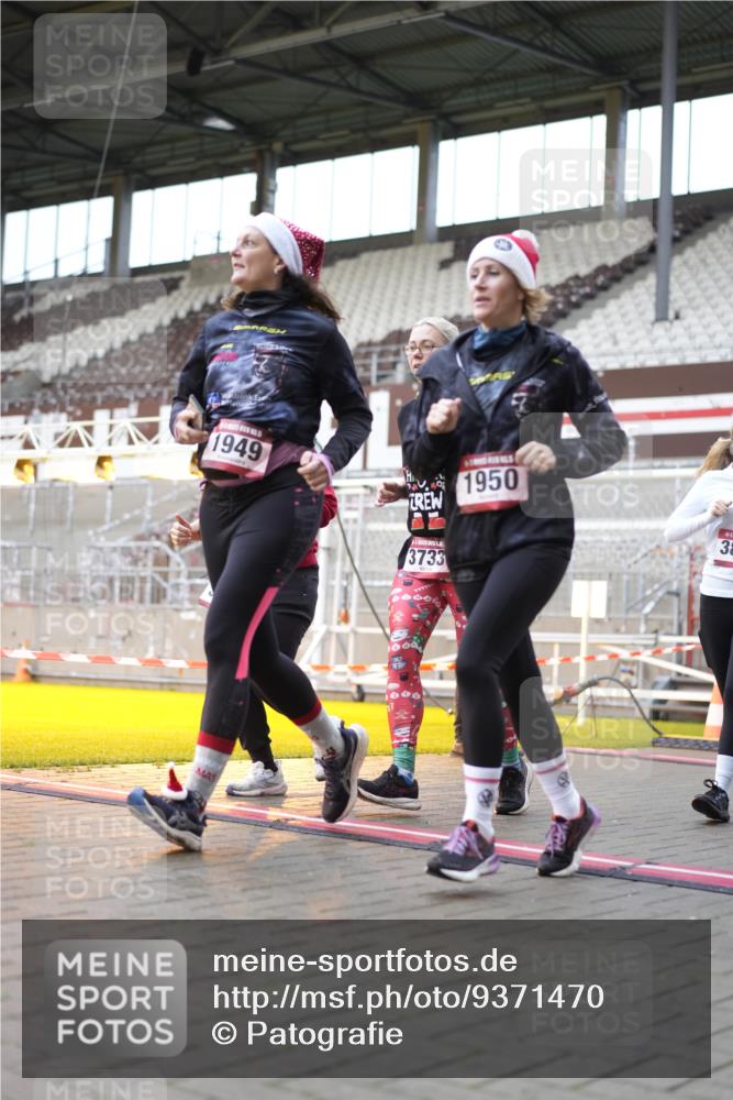 07.12.2025 - St. Pauli X-Mass-Run No. 15 Patografie http://msf.ph/oto/9371470 07.12.2025 11:43:48 Ziel 71, 1949, 1950, 2084, 2116, 2441, 2586, 2600, 2971, 3403, 3404, 3447, 3453, 3465, 3466, 3467, 3733, 3735, 3769, 3882, 3884 meine-sportfotos.de