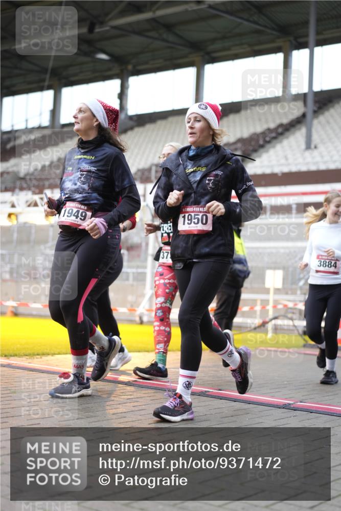 07.12.2025 - St. Pauli X-Mass-Run No. 15 Patografie http://msf.ph/oto/9371472 07.12.2025 11:43:48 Ziel 71, 1949, 1950, 2084, 2116, 2441, 2586, 2600, 2971, 3403, 3404, 3447, 3453, 3465, 3466, 3467, 3733, 3735, 3769, 3882, 3884 meine-sportfotos.de