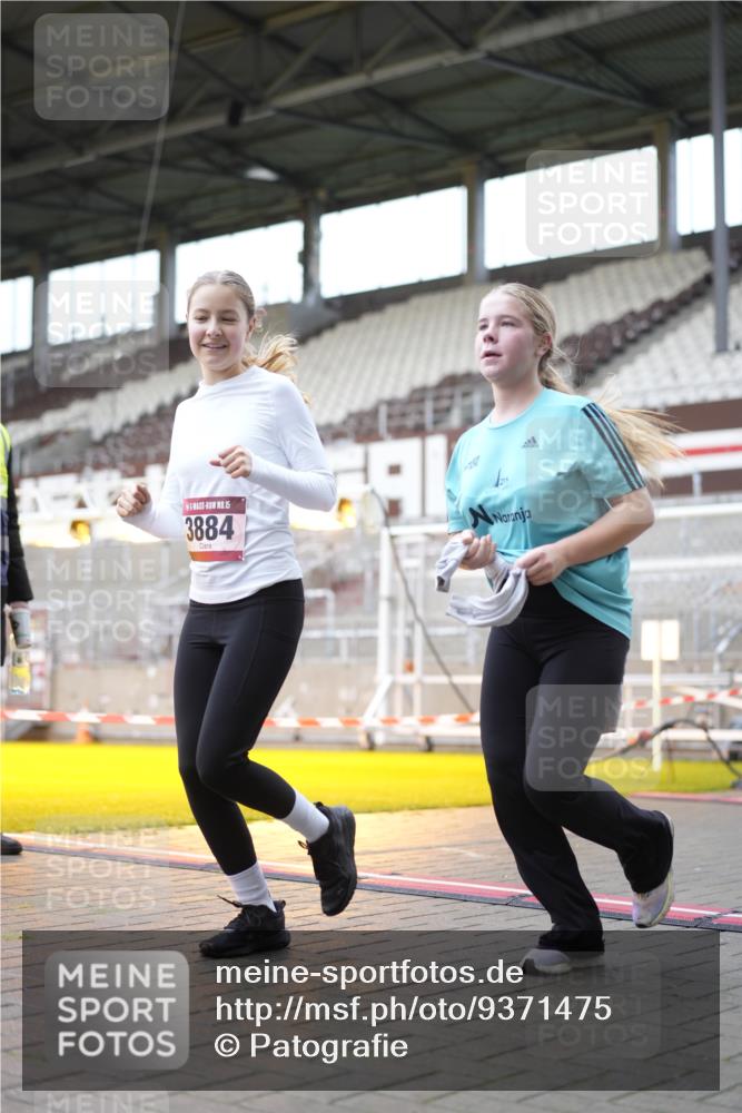 07.12.2025 - St. Pauli X-Mass-Run No. 15 Patografie http://msf.ph/oto/9371475 07.12.2025 11:43:49 Ziel 71, 1949, 1950, 2084, 2116, 2441, 2586, 2600, 2971, 3403, 3404, 3447, 3453, 3465, 3466, 3467, 3733, 3735, 3769, 3882, 3884 meine-sportfotos.de