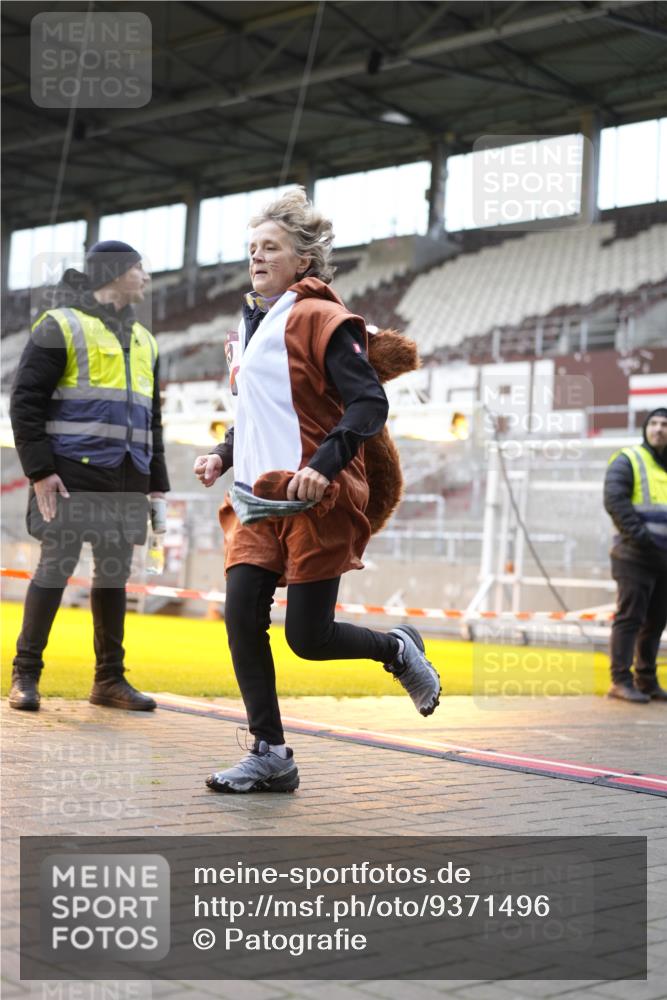 07.12.2025 - St. Pauli X-Mass-Run No. 15 Patografie http://msf.ph/oto/9371496 07.12.2025 11:44:03 Ziel 999, 1950, 2434, 2441, 3733, 3735, 3845, 3882, 3884, 3919, 3927, 3928, 3929 meine-sportfotos.de