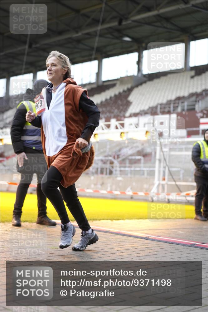 07.12.2025 - St. Pauli X-Mass-Run No. 15 Patografie http://msf.ph/oto/9371498 07.12.2025 11:44:03 Ziel 999, 1950, 2434, 2441, 3733, 3735, 3845, 3882, 3884, 3919, 3927, 3928, 3929 meine-sportfotos.de