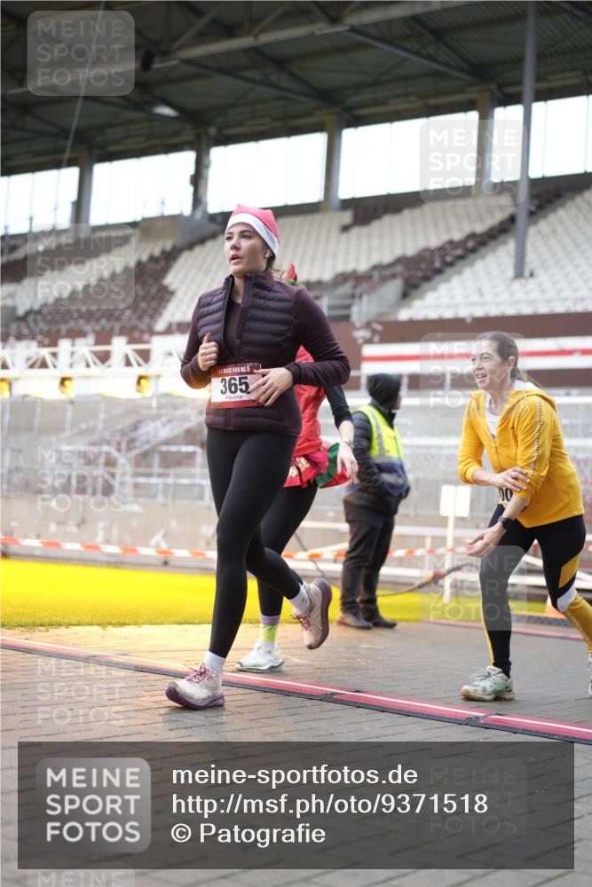 07.12.2025 - St. Pauli X-Mass-Run No. 15 Patografie http://msf.ph/oto/9371518 07.12.2025 11:44:13 Ziel 365, 2434, 2436, 3086, 3829, 3830, 3831, 3845, 3919, 4003 meine-sportfotos.de