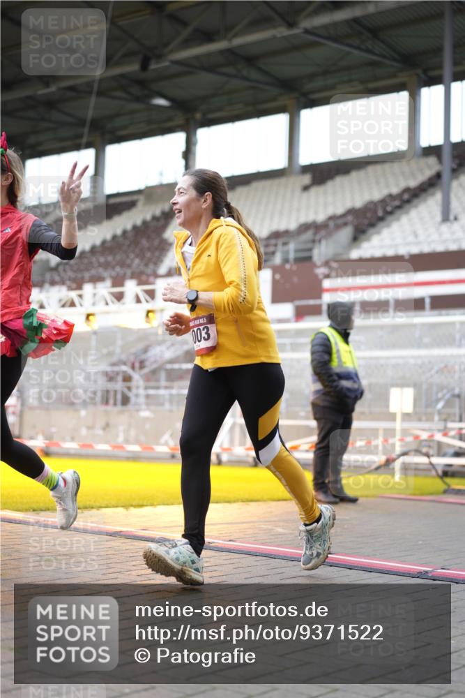 07.12.2025 - St. Pauli X-Mass-Run No. 15 Patografie http://msf.ph/oto/9371522 07.12.2025 11:44:14 Ziel 365, 2434, 2436, 3086, 3829, 3830, 3831, 3845, 3919, 4003 meine-sportfotos.de
