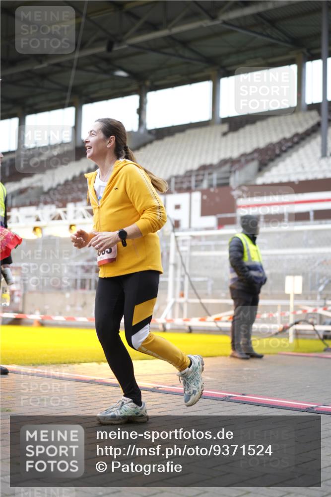 07.12.2025 - St. Pauli X-Mass-Run No. 15 Patografie http://msf.ph/oto/9371524 07.12.2025 11:44:14 Ziel 365, 2434, 2436, 3086, 3829, 3830, 3831, 3845, 3919, 4003 meine-sportfotos.de