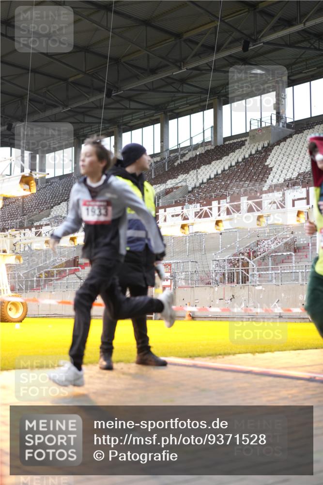 07.12.2025 - St. Pauli X-Mass-Run No. 15 Patografie http://msf.ph/oto/9371528 07.12.2025 11:44:21 Ziel 365, 1933, 2181, 2424, 2436, 3043, 3086, 3168, 3829, 3830, 3831, 3845, 4003 meine-sportfotos.de