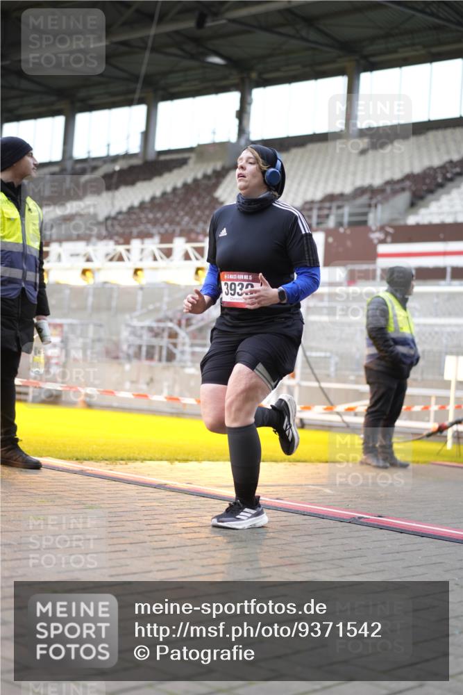 07.12.2025 - St. Pauli X-Mass-Run No. 15 Patografie http://msf.ph/oto/9371542 07.12.2025 11:44:28 Ziel 365, 1933, 1965, 1968, 1972, 2181, 2424, 3043, 3086, 3168, 3930 meine-sportfotos.de