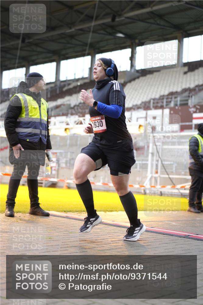 07.12.2025 - St. Pauli X-Mass-Run No. 15 Patografie http://msf.ph/oto/9371544 07.12.2025 11:44:28 Ziel 365, 1933, 1965, 1968, 1972, 2181, 2424, 3043, 3086, 3168, 3930 meine-sportfotos.de