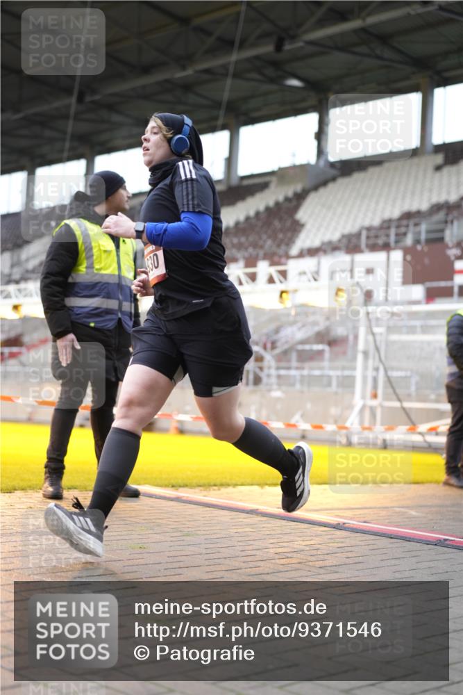 07.12.2025 - St. Pauli X-Mass-Run No. 15 Patografie http://msf.ph/oto/9371546 07.12.2025 11:44:28 Ziel 365, 1933, 1965, 1968, 1972, 2181, 2424, 3043, 3086, 3168, 3930 meine-sportfotos.de