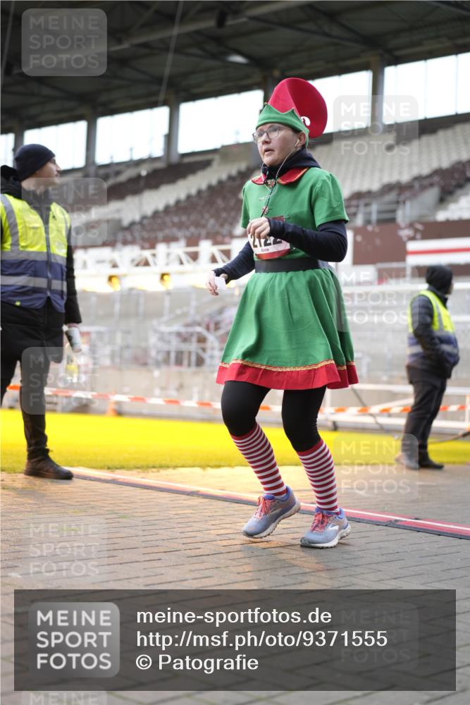 07.12.2025 - St. Pauli X-Mass-Run No. 15 Patografie http://msf.ph/oto/9371555 07.12.2025 11:44:36 Ziel 1933, 1938, 1965, 1968, 1972, 2122, 2156, 2181, 2424, 3043, 3168, 3930 meine-sportfotos.de