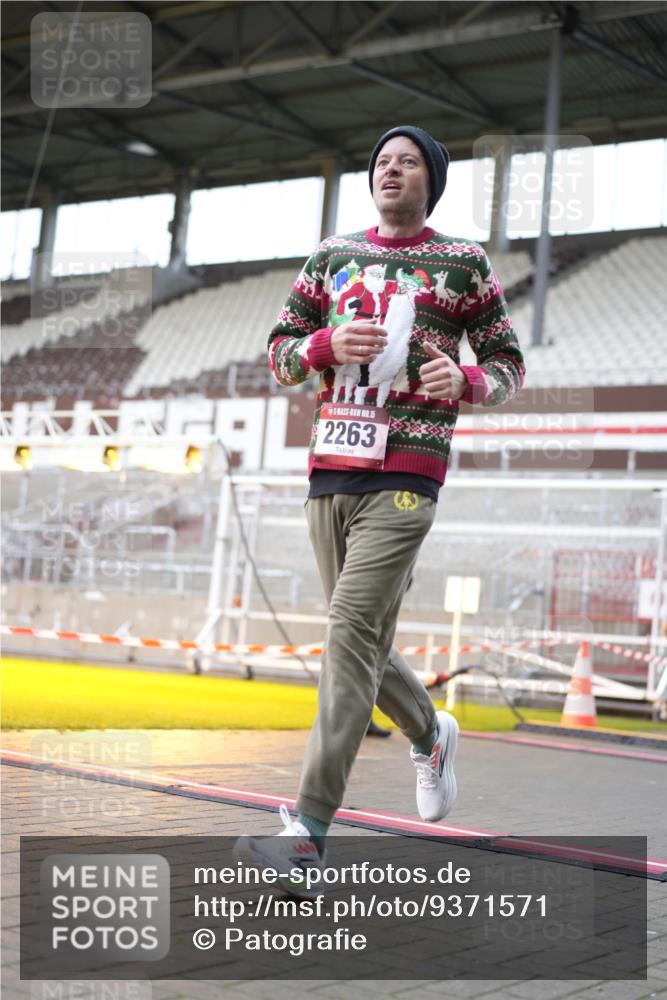 07.12.2025 - St. Pauli X-Mass-Run No. 15 Patografie http://msf.ph/oto/9371571 07.12.2025 11:44:42 Ziel 1281, 1938, 1965, 1968, 1972, 2122, 2156, 2263, 2644, 3605, 3930 meine-sportfotos.de