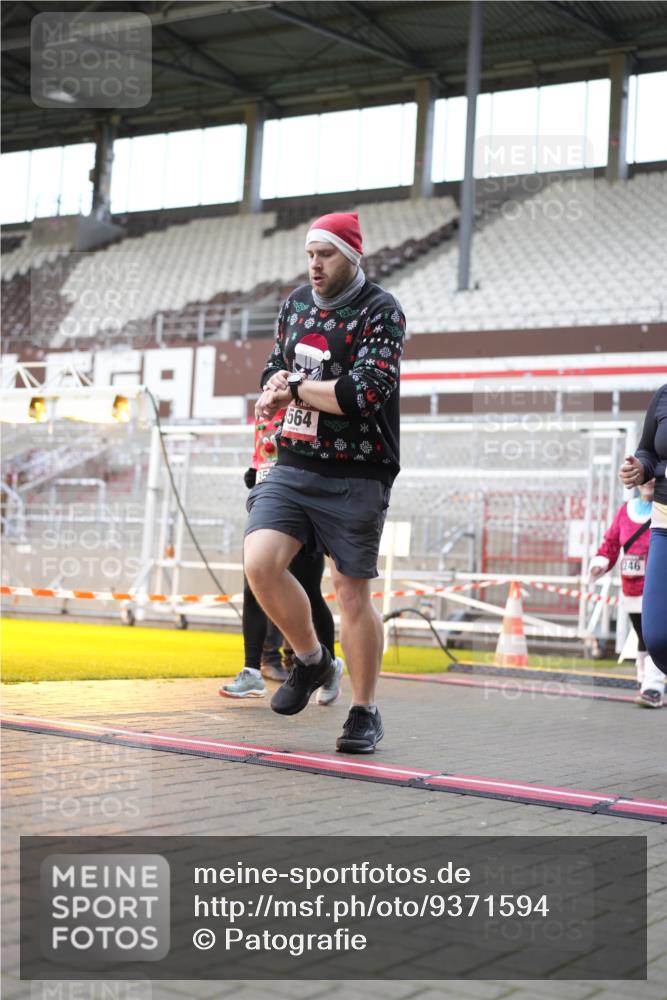 07.12.2025 - St. Pauli X-Mass-Run No. 15 Patografie http://msf.ph/oto/9371594 07.12.2025 11:44:52 Ziel 228, 1281, 1938, 2122, 2156, 2246, 2263, 2644, 3492, 3552, 3553, 3605, 3624, 3630, 3920, 3921, 4103 meine-sportfotos.de