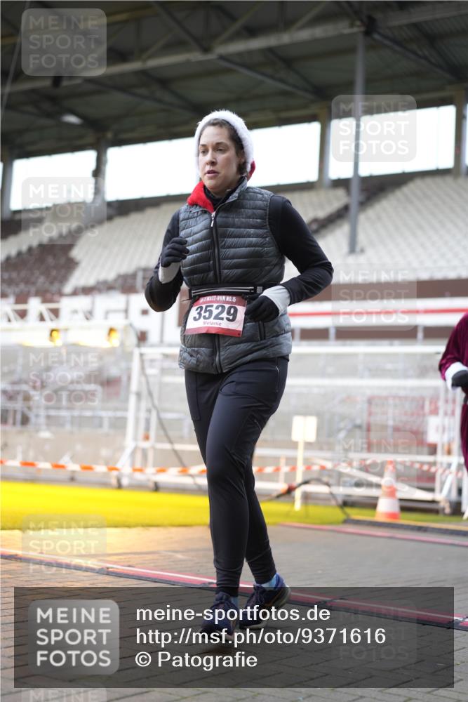 07.12.2025 - St. Pauli X-Mass-Run No. 15 Patografie http://msf.ph/oto/9371616 07.12.2025 11:44:58 Ziel 228, 291, 1281, 2246, 2644, 3492, 3529, 3530, 3552, 3553, 3575, 3578, 3605, 3624, 3630, 3920, 3921, 4103 meine-sportfotos.de