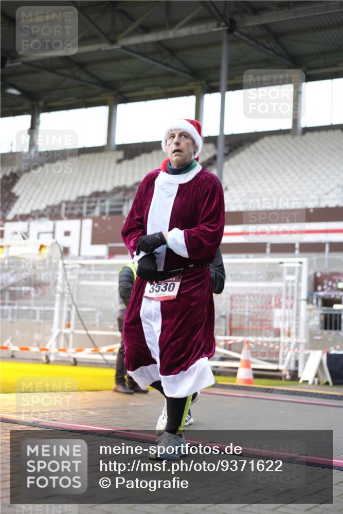 07.12.2025 - St. Pauli X-Mass-Run No. 15 Patografie http://msf.ph/oto/9371622 07.12.2025 11:44:59 Ziel 228, 291, 2246, 2644, 3485, 3489, 3492, 3529, 3530, 3552, 3553, 3575, 3578, 3605, 3624, 3630, 3920, 3921, 4103 meine-sportfotos.de