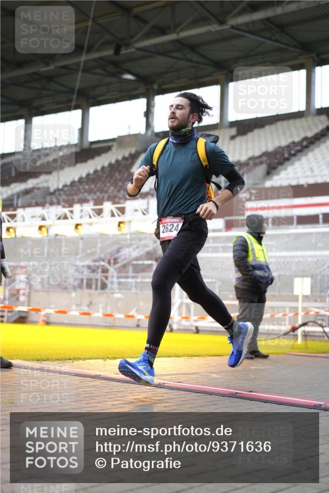 07.12.2025 - St. Pauli X-Mass-Run No. 15 Patografie http://msf.ph/oto/9371636 07.12.2025 11:45:10 Ziel 228, 291, 2372, 2624, 2844, 3485, 3489, 3492, 3529, 3530, 3575, 3578, 3920, 3921 meine-sportfotos.de