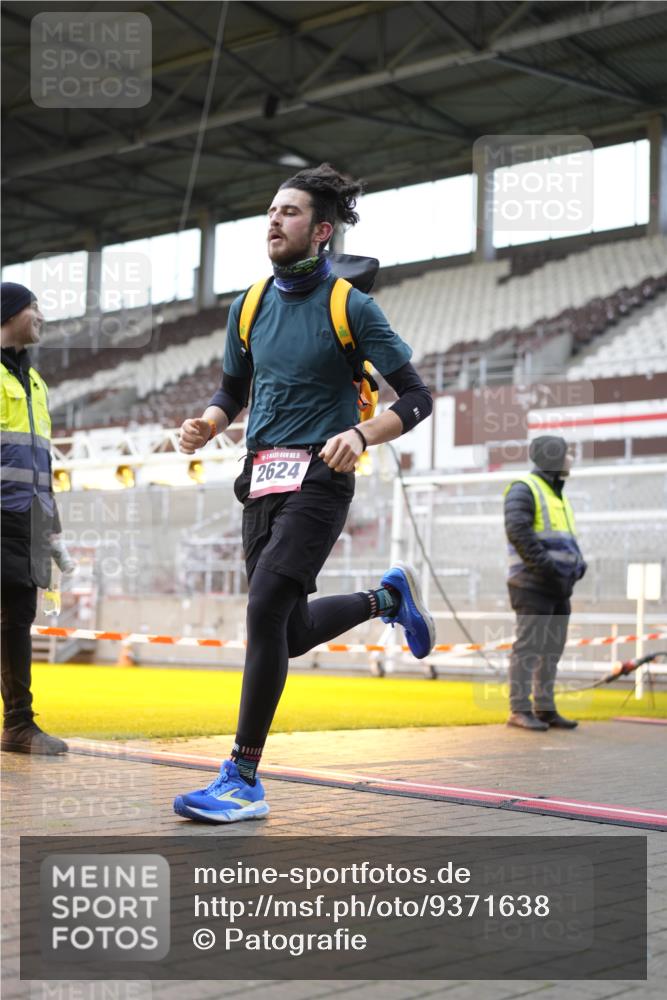 07.12.2025 - St. Pauli X-Mass-Run No. 15 Patografie http://msf.ph/oto/9371638 07.12.2025 11:45:11 Ziel 291, 2372, 2624, 2844, 3485, 3489, 3492, 3529, 3530, 3575, 3578, 3920, 3921 meine-sportfotos.de