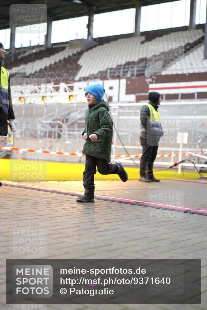 07.12.2025 - St. Pauli X-Mass-Run No. 15 Patografie http://msf.ph/oto/9371640 07.12.2025 11:45:15 Ziel 2372, 2624, 2844, 3485, 3489, 3573, 3575, 3578, 3774 meine-sportfotos.de