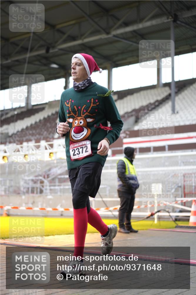 07.12.2025 - St. Pauli X-Mass-Run No. 15 Patografie http://msf.ph/oto/9371648 07.12.2025 11:45:16 Ziel 2372, 2624, 2844, 3485, 3489, 3573, 3575, 3578, 3774 meine-sportfotos.de