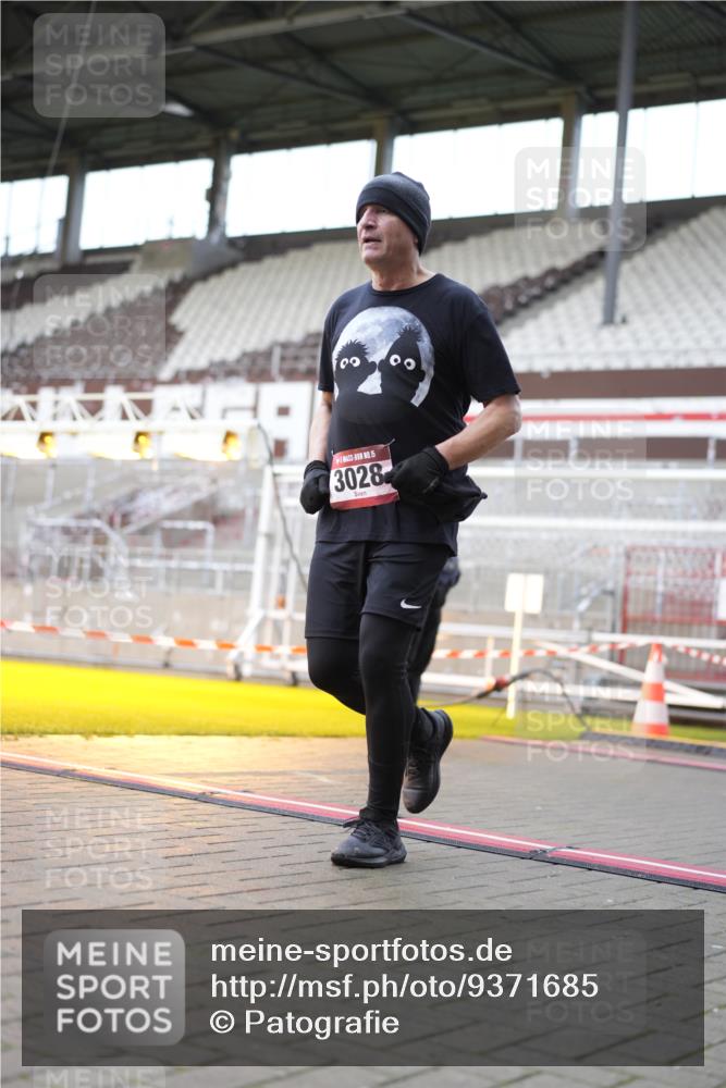 07.12.2025 - St. Pauli X-Mass-Run No. 15 Patografie http://msf.ph/oto/9371685 07.12.2025 11:45:36 Ziel 355, 569, 572, 1324, 1541, 2382, 2385, 3028, 3378, 3379, 3963, 4058, 4060, 4112 meine-sportfotos.de