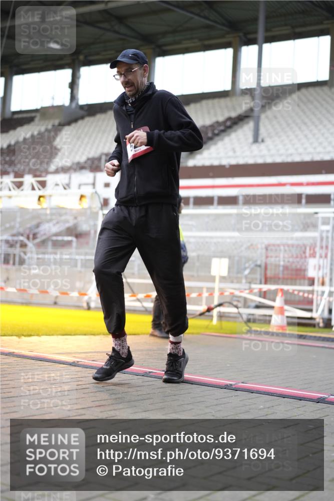 07.12.2025 - St. Pauli X-Mass-Run No. 15 Patografie http://msf.ph/oto/9371694 07.12.2025 11:45:42 Ziel 355, 526, 1324, 1541, 2382, 2385, 3028, 3378, 3379, 4060 meine-sportfotos.de