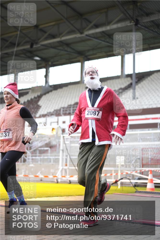 07.12.2025 - St. Pauli X-Mass-Run No. 15 Patografie http://msf.ph/oto/9371741 07.12.2025 11:45:59 Ziel 143, 147, 188, 356, 733, 2097, 2137, 3620 meine-sportfotos.de