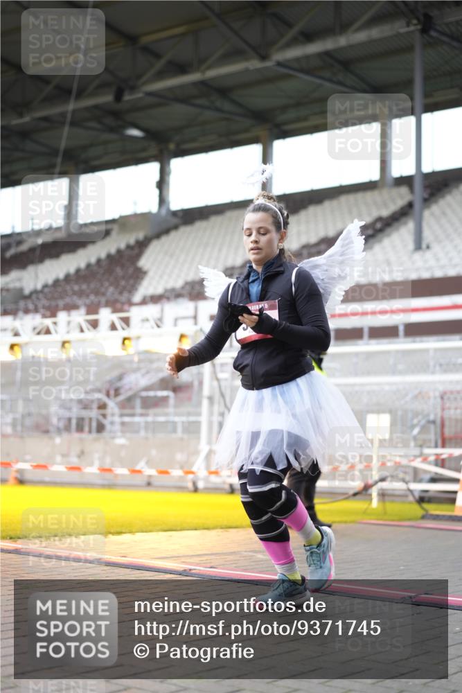 07.12.2025 - St. Pauli X-Mass-Run No. 15 Patografie http://msf.ph/oto/9371745 07.12.2025 11:46:01 Ziel 143, 147, 188, 356, 733, 2097, 2137, 2437, 3620 meine-sportfotos.de
