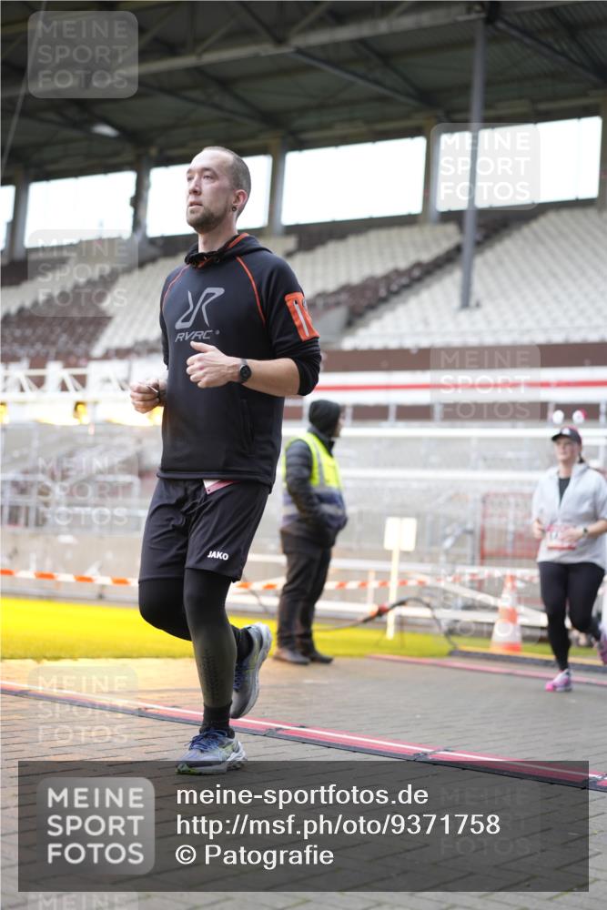 07.12.2025 - St. Pauli X-Mass-Run No. 15 Patografie http://msf.ph/oto/9371758 07.12.2025 11:46:06 Ziel 143, 147, 188, 356, 733, 949, 1058, 1073, 1433, 1454, 2097, 2137, 2437, 3523, 3524, 3620 meine-sportfotos.de