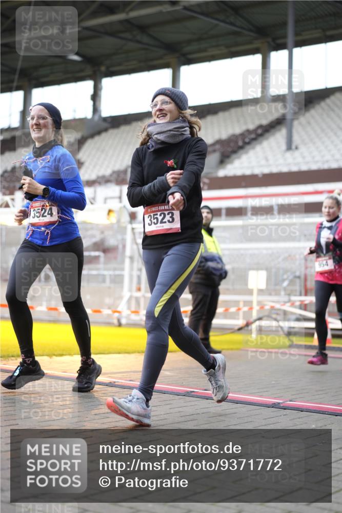 07.12.2025 - St. Pauli X-Mass-Run No. 15 Patografie http://msf.ph/oto/9371772 07.12.2025 11:46:11 Ziel 143, 188, 356, 733, 949, 954, 1058, 1073, 1433, 1454, 2097, 2137, 2437, 2935, 2941, 3523, 3524, 3620 meine-sportfotos.de