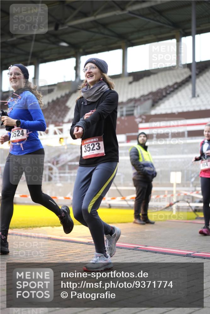 07.12.2025 - St. Pauli X-Mass-Run No. 15 Patografie http://msf.ph/oto/9371774 07.12.2025 11:46:11 Ziel 143, 188, 356, 733, 949, 954, 1058, 1073, 1433, 1454, 2097, 2137, 2437, 2935, 2941, 3523, 3524, 3620 meine-sportfotos.de